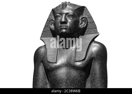 Pharao ägyptische Götter tot Religion Symbol Stein Statue isoliert auf weiß. Stein pharao tutanchamen Maske auf weißem Hintergrund Stockfoto