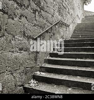 Treppen in der historischen Altstadt von Karlovy Vary in der Tschechischen Republik Stockfoto