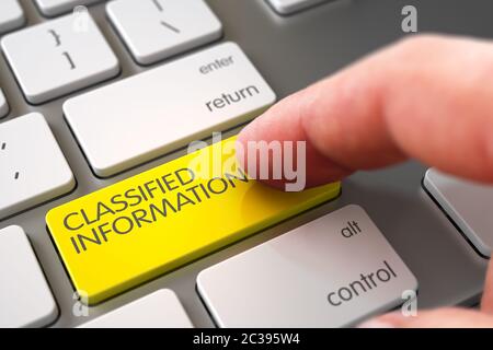 Drücken Sie die Taste für klassifizierte Informationen auf der modernen Laptop-Tastatur. Konzept Der Klassifizierten Informationen. Nahaufnahme der männlichen Hand berühren klassifiziert Stockfoto