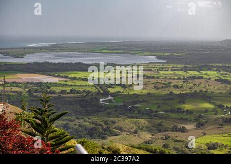 Panorama der Aussicht von der Höhe der Montaña Redonda in der Dominikanischen Republik Stockfoto