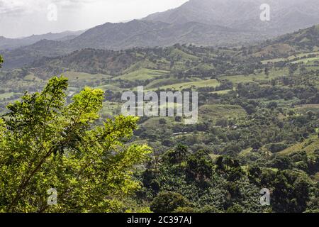 Panorama der Aussicht von der Höhe der Montaña Redonda in der Dominikanischen Republik Stockfoto