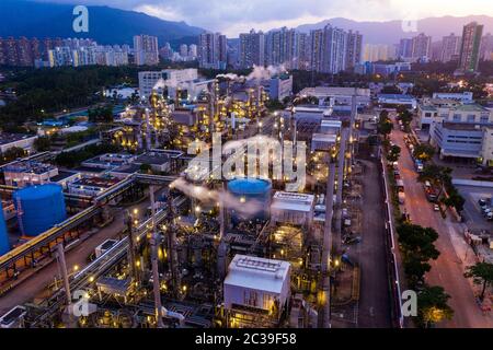 Tai Po, Hongkong 20. Mai 2019: Blick von oben auf die Fabrik bei Nacht Stockfoto