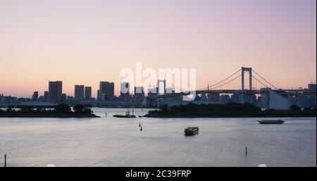 Tokio, Japan, 01. Juli 2019: Odaiba-Stadtlandschaft am Abend Stockfoto