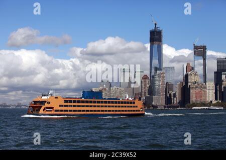 Regelmäßige Fährverbindung zwischen New York City - Manhattan und Staten Island Stockfoto