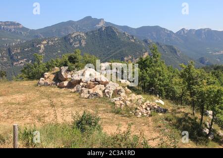 Pi de les Tres Branques und Pre-Pyrenees Stockfoto