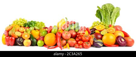 Panorama von frischem Gemüse und Obst isoliert auf weißem Hintergrund. Seitenansicht. Stockfoto
