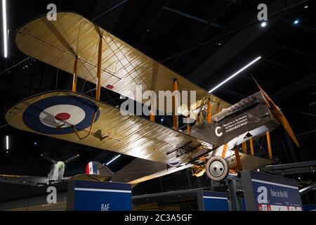 RAF De Havilland DH9A Doppeldecker. Dieses Bomberflugzeug wurde von der Nisam von Hyderabad vorgestellt. Hangar 1 / H1. Das Royal Air Force Museum London Großbritannien. (117) Stockfoto