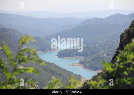 Pi de les Tres Branques und Pre-Pyrenees Stockfoto