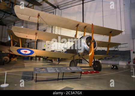 Sopwith Triplane; Scout-Flugzeug aus dem 1. Weltkrieg. Hangar 2 / H2 der erste Weltkrieg in der Luft, RAF Royal Air Force Museum, Hendon London UK (117) Stockfoto