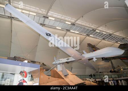 MQ-1 Predator Drohne von der RAF und der United States Air Force verwendet. Lage: Hangar 6. RAF Air Force Museum, Hendon, London, Großbritannien. (117) Stockfoto