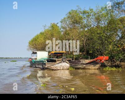 Traditionelle Mekong Delta Frachtschiffe - Vinh Long, Vietnam Stockfoto