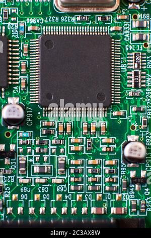 Platine mit Chips und radio Komponenten Elektronik gedruckt Stockfoto