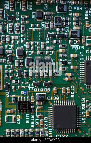 Platine mit Chips und radio Komponenten Elektronik gedruckt Stockfoto