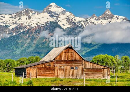 Alte Scheune in Grand Teton Mountains Stockfoto