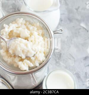 Kefir Körner und fermentierte Getränke kefir Nahaufnahme Stockfoto