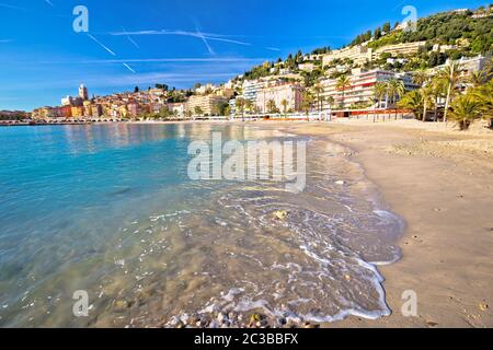 Farbenfrohe Cote d Azur Stadt Menton Strand und Architektur Blick Stockfoto