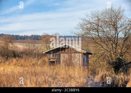 Holzjäger-Hütte, in ländlicher Landschaft, Tschechien Stockfoto