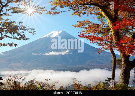 Der Fujisan im Herbst Blick von Mitte mountaion Stockfoto