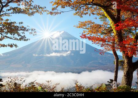 Der Fujisan im Herbst Blick von Mitte mountaion Stockfoto