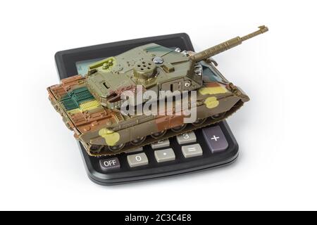 Taschenrechner und Spielzeug Panzer Stockfoto