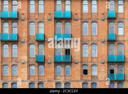 Die frontale Aufnahme einer Hausfassade in Hamburg gesehen Stockfoto