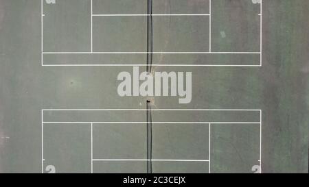 AußenTennis Courts Aerial - halb in halb Stockfoto