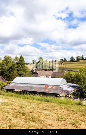 Das Cotswold Dorf von Middle Duntisbourne, Gloucestershire Großbritannien Stockfoto