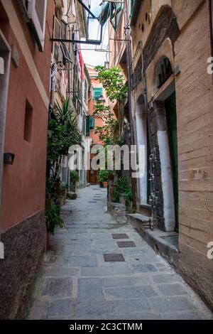 Das kleine Fischerdorf Vernazza ist wahrscheinlich die meisten Merkmal der Cinque Terre und ist als eines der schönsten Dörfer in klassifiziert Stockfoto