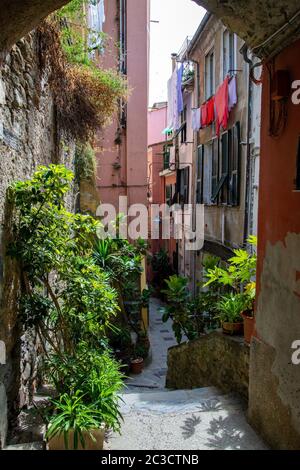 Das kleine Fischerdorf Vernazza ist wahrscheinlich die meisten Merkmal der Cinque Terre und ist als eines der schönsten Dörfer in klassifiziert Stockfoto