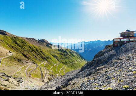 Nationalpark Stilfser Joch - Trafoi Tal - Blick auf die Straße in der Provinz Trient Stockfoto