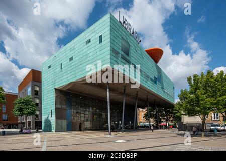 Allgemeine Ansicht der Haupthöhe. Peckham Library, London, Vereinigtes Königreich. Architekt: Alsop Architects, 2000. Stockfoto