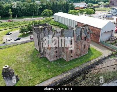 Luftdrohnenaufnahme des Newark Castle Port Glasgow Inverclyde Stockfoto