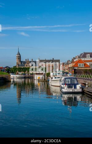 Blick auf Willemstad, eine historische Stadt in der niederländischen Provinz Nordbrabant, Niederlande. Stockfoto