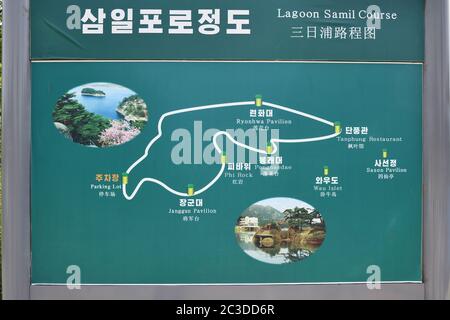 Kangwon Provinz, Nordkorea - 4. Mai 2019: InfokanalWillkommen auf dem Lagoon Samil Kurs in den Kumgang Bergen. Mount Kumgang Touristenregion, spec Stockfoto