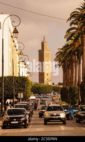 Impressionen von Chefchaouen und Marrakesch in Marokko. Stockfoto