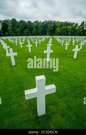 Die Gräber der US-Soldaten auf dem Luxembourg American Cemetery and Memorial, einem Friedhof für Kriegsgräber aus dem Zweiten Weltkrieg, lo Stockfoto
