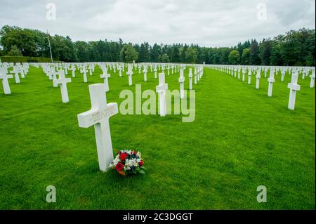 Die Gräber der US-Soldaten auf dem Luxembourg American Cemetery and Memorial, einem Friedhof für Kriegsgräber aus dem Zweiten Weltkrieg, lo Stockfoto