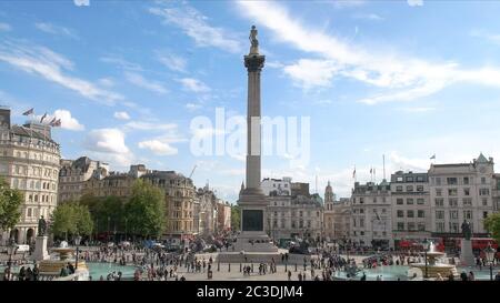 Blick am Nachmittag auf den trafalgar Square in london im Herbst Stockfoto