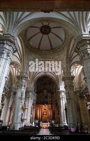 Innenraum der Basilika Santa Maria del Chorus in der Altstadt von San Sebastián. Gipuzkoa, Baskenland, Spanien Stockfoto