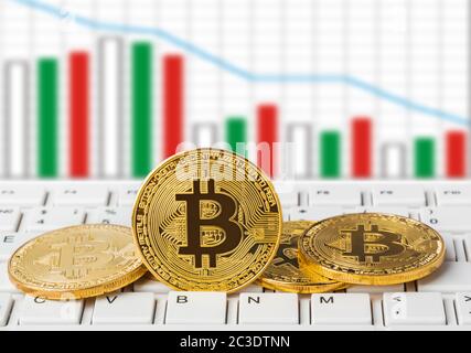 Bitcoins auf dem Computer und Diagramm-business Hintergrund Stockfoto