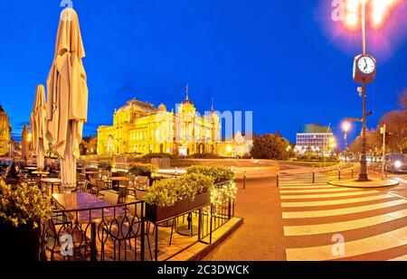 Zagreb. Republik Kroatien Platz Adventabend Panoramablick Stockfoto