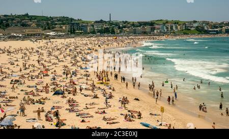 Weitwinkel von Bondi Beach in Sydney/Australien Stockfoto