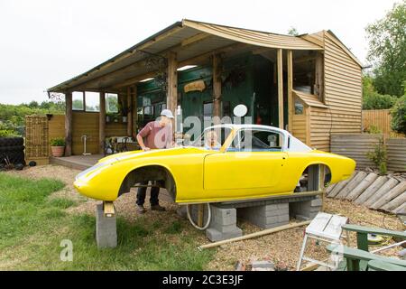 Lotus Elan +2 Classic Car Custom Whirlpool im Bau. Medstead, Alton, Hampshire England, Großbritannien. Stockfoto