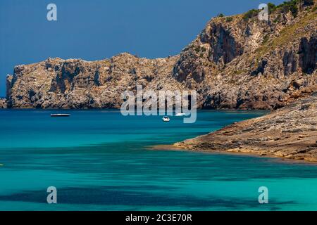 Schnellboote auf Süd-Ost-Küstengebiet, Mallorca, Spanien Stockfoto