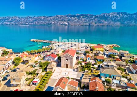 Razanac. Historische Stadt Razanac und Velebit Kanal Luftaufnahme Stockfoto