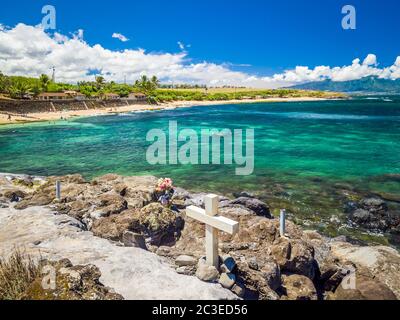 Ho'okipa Beach Park in Maui Hawaii, bekannter Windsurf- und Surfort für Wind, große Wellen und große Schildkröten, die auf Sand trocknen. Schnorchelparadies für Cor Stockfoto