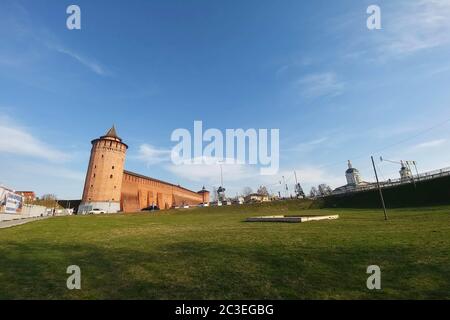 Kolomna, Russland - 1. April 2019: Kolomna kreml - eine der größten und mächtigsten Festungen der alten Zeiten Stockfoto