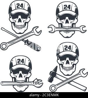 Mechanic Skull in Kappe mit Schraubenschlüssel und Hammer - Retro-Logo Stock Vektor