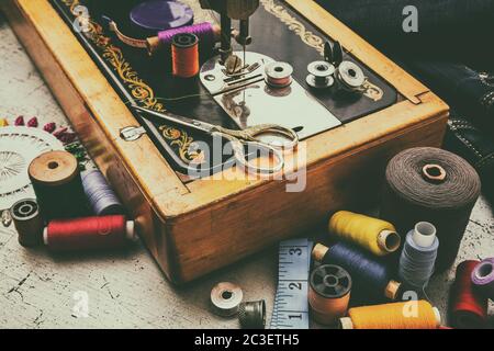 Nähkonzept, Nähmaschine Stockfoto