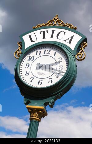 Uhr an der Genesee Street, Utica City, New York State, USA Stockfoto